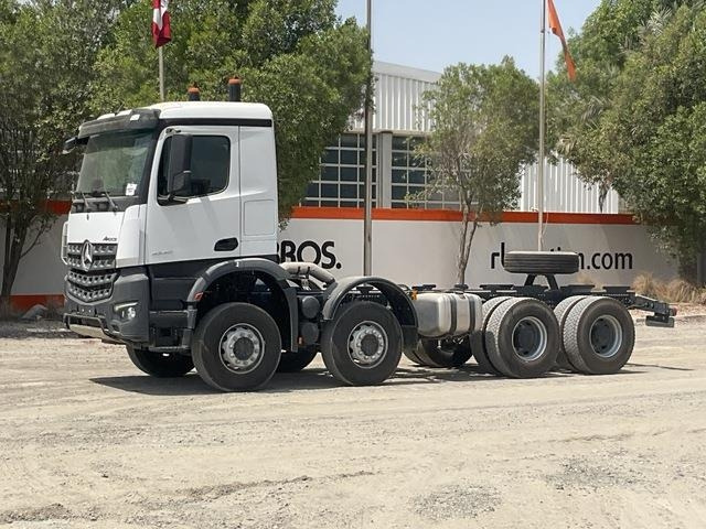 Mercedes-Benz Arocs 4240 - شاحنة بهيكل معدني للمقصورة: صورة 1 Mercedes-Benz Arocs 4240 - شاحنة بهيكل معدني للمقصورة: صورة 1