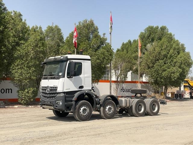 شاحنة بهيكل معدني للمقصورة Mercedes-Benz Arocs 4240: صورة 21
