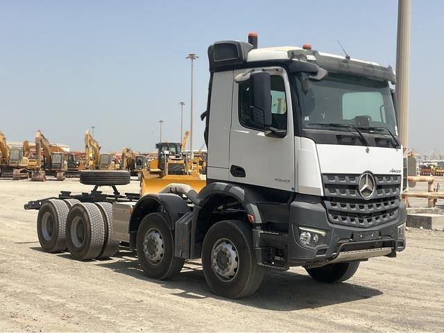 Mercedes-Benz Arocs 4240 - شاحنة بهيكل معدني للمقصورة: صورة 4 Mercedes-Benz Arocs 4240 - شاحنة بهيكل معدني للمقصورة: صورة 4