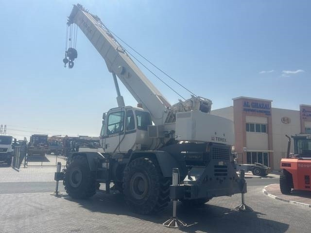 Terex RT555 - رافعة الطرق الوعرة: صورة 2 Terex RT555 - رافعة الطرق الوعرة: صورة 2