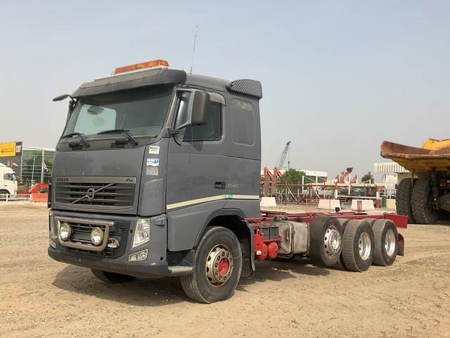 Volvo FH540 - شاحنة بهيكل معدني للمقصورة: صورة 2 Volvo FH540 - شاحنة بهيكل معدني للمقصورة: صورة 2