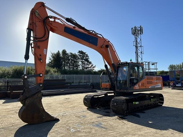 Doosan DX300LC-5 - حفار زاحف: صورة 1 Doosan DX300LC-5 - حفار زاحف: صورة 1