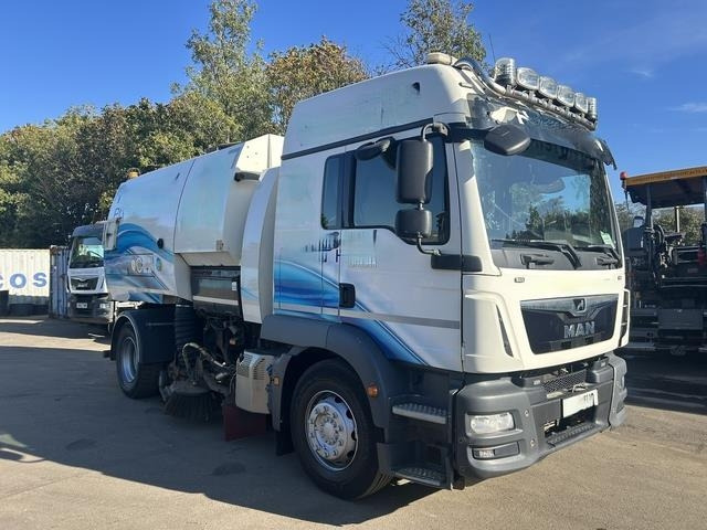 MAN TGM18.290 - سياره كنس شوارع: صورة 4 MAN TGM18.290 - سياره كنس شوارع: صورة 4