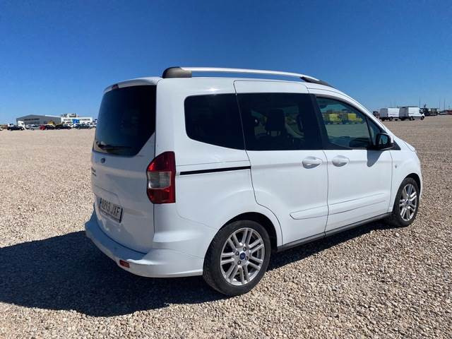 Ford Tourneo Courier - سيارة: صورة 3 Ford Tourneo Courier - سيارة: صورة 3
