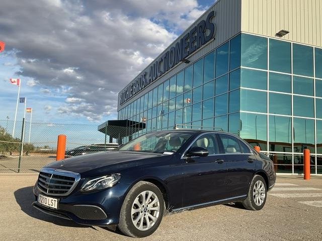 Mercedes-Benz E220D - سيارة: صورة 1 Mercedes-Benz E220D - سيارة: صورة 1