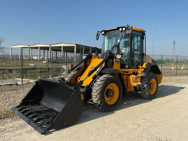 JCB 411 S5 HT - اللودر بعجل: صورة 1 JCB 411 S5 HT - اللودر بعجل: صورة 1