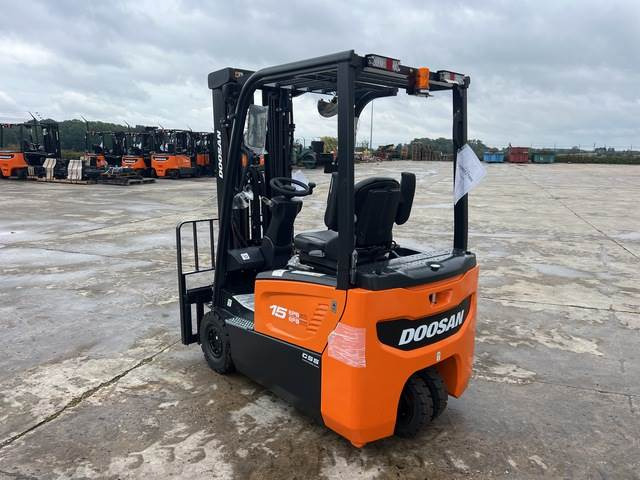 Doosan B15T-7 PLUS - رافعة شوكية كهربائية: صورة 2 Doosan B15T-7 PLUS - رافعة شوكية كهربائية: صورة 2