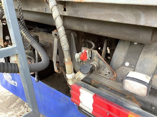 MB Trac Unimog U300 - جرافة ثلج: صورة 2 MB Trac Unimog U300 - جرافة ثلج: صورة 2