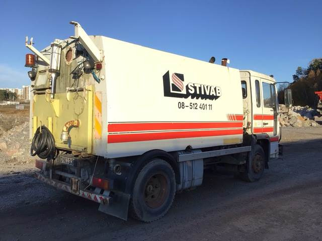 Volvo FL611 - سياره كنس شوارع: صورة 3 Volvo FL611 - سياره كنس شوارع: صورة 3