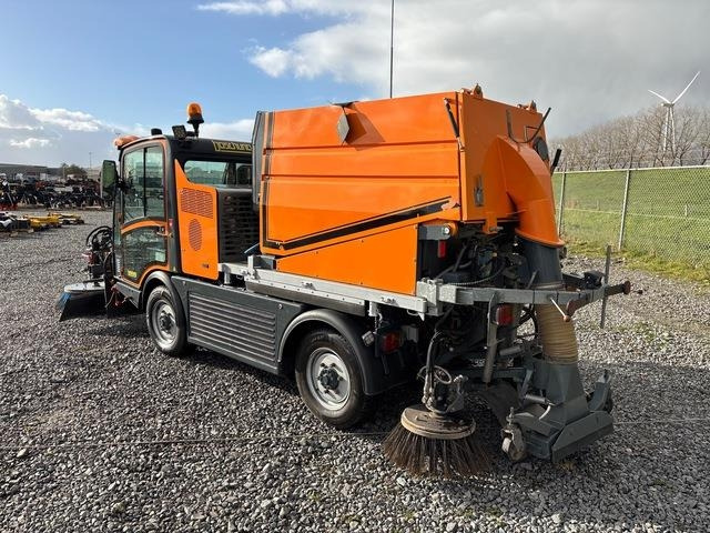 Boschung Pony P4T - سياره كنس شوارع: صورة 3 Boschung Pony P4T - سياره كنس شوارع: صورة 3