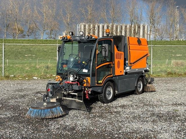 Boschung Pony P4T - سياره كنس شوارع: صورة 2 Boschung Pony P4T - سياره كنس شوارع: صورة 2