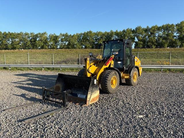 CAT 906 - اللودر بعجل: صورة 1 CAT 906 - اللودر بعجل: صورة 1