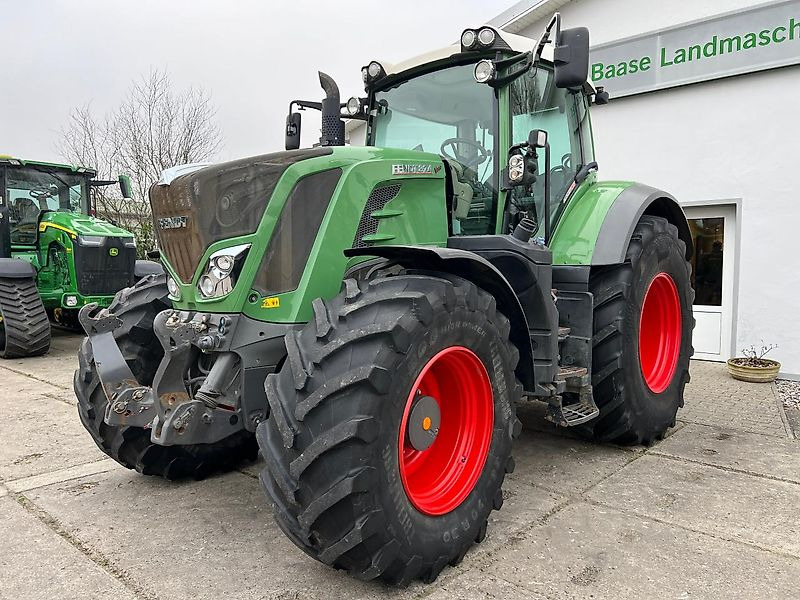 Fendt 824 Vario Profi Plus - جرار: صورة 2 Fendt 824 Vario Profi Plus - جرار: صورة 2