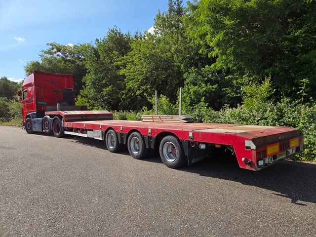 DAF XF 460 FTG 6x2 Super Spacecab + Nooteboom semi-dieplader - شاحنة بهيكل معدني للمقصورة: صورة 2 DAF XF 460 FTG 6x2 Super Spacecab + Nooteboom semi-dieplader - شاحنة بهيكل معدني للمقصورة: صورة 2