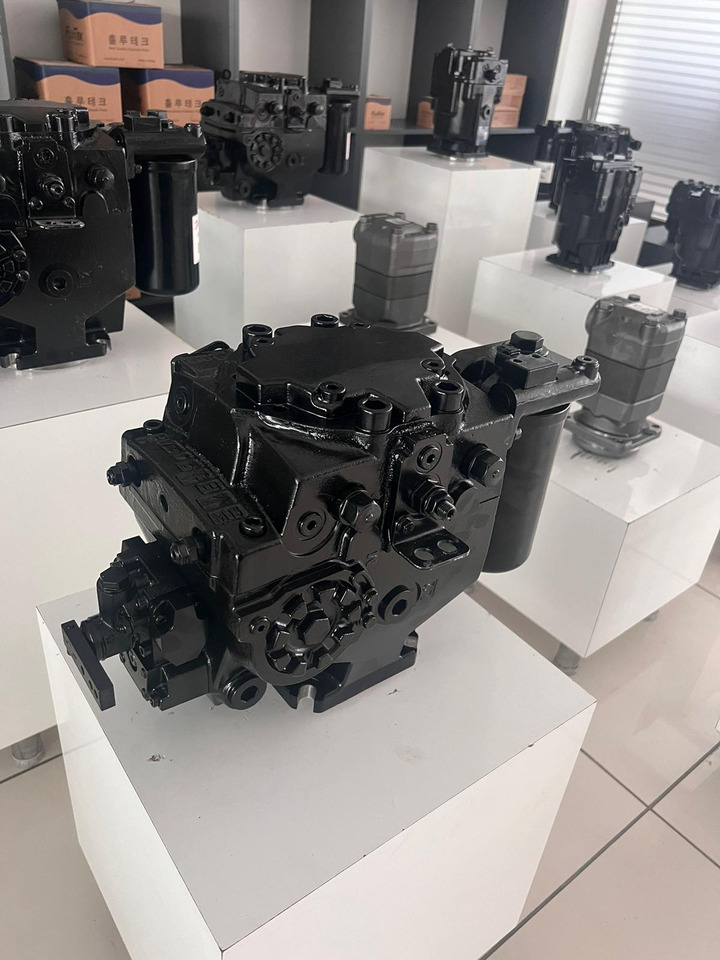 DANFOSS H1P100R B AM1C1ND3HF4NNL42L42 DM26 H1 - مضخة هيدروليكية - آلات الإنشاء: صورة 1 DANFOSS H1P100R B AM1C1ND3HF4NNL42L42 DM26 H1 - مضخة هيدروليكية - آلات الإنشاء: صورة 1