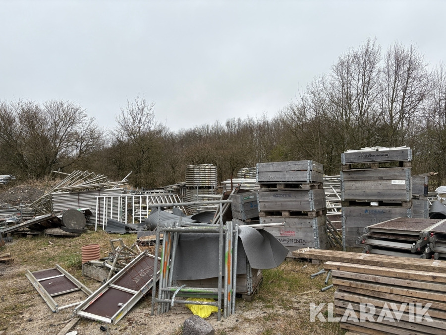 معدات الانشاءات Blandede Stillads til Layher og Instant: صورة 1