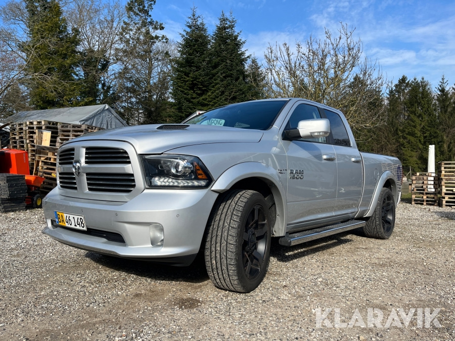Pickup truck Dodge Ram 1500 Hemi V8 - شاحنة توصيل مغلقة: صورة 1 Pickup truck Dodge Ram 1500 Hemi V8 - شاحنة توصيل مغلقة: صورة 1
