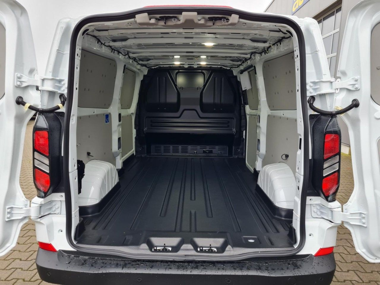 Ford Custom Kasten 320 L2 Trend ALU KLIMA LED TEMPOMA - فان المدمجة: صورة 5 Ford Custom Kasten 320 L2 Trend ALU KLIMA LED TEMPOMA - فان المدمجة: صورة 5