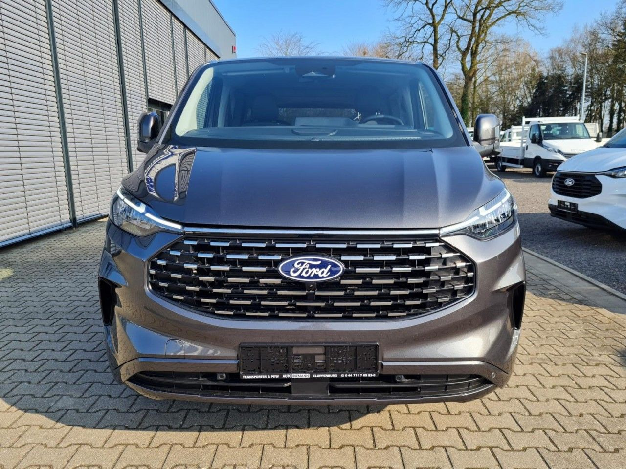 Ford Tourneo Custom 320 Titanium X L1 AHK LED LMF NAV - ميكروباص: صورة 2 Ford Tourneo Custom 320 Titanium X L1 AHK LED LMF NAV - ميكروباص: صورة 2