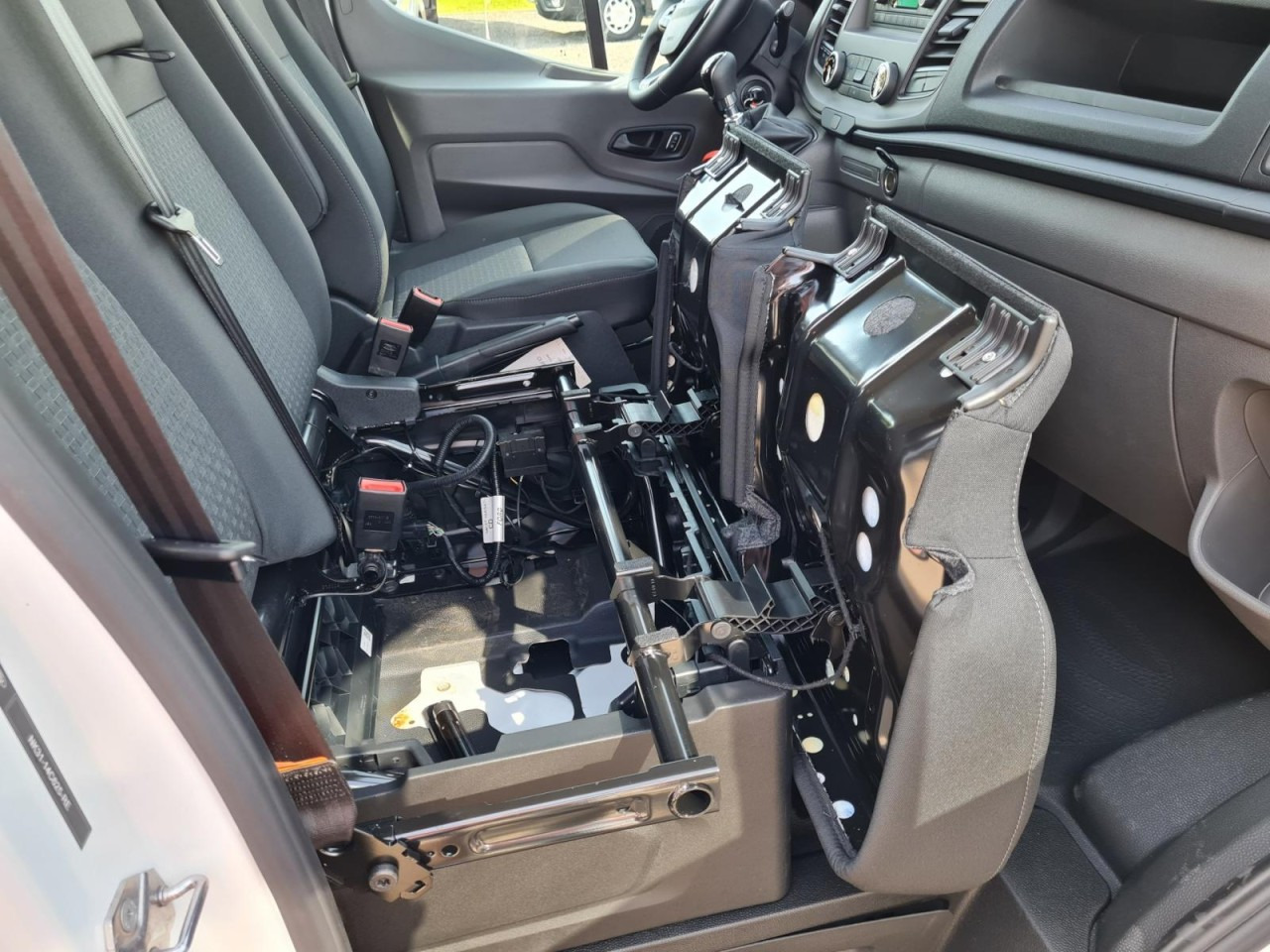 فان, الشاحنات الصغيرة كابينة مزدوجة Ford Transit 350 Kasten L4H3 Doka Trend Mixto RWD: صورة 16 فان, الشاحنات الصغيرة كابينة مزدوجة Ford Transit 350 Kasten L4H3 Doka Trend Mixto RWD: صورة 16