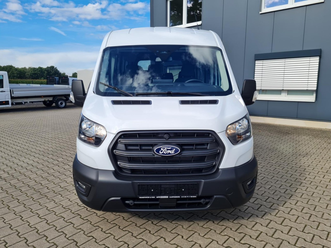 Ford Transit 350 Kombi TDCi L3 AG Trend 9 Sitze AHK KAMERA - حافلة صغيرة, ميكروباص: صورة 2 Ford Transit 350 Kombi TDCi L3 AG Trend 9 Sitze AHK KAMERA - حافلة صغيرة, ميكروباص: صورة 2