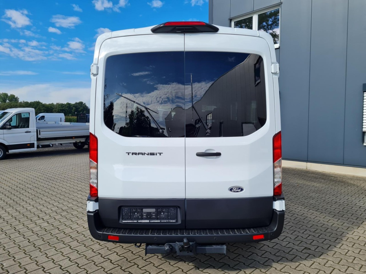 Ford Transit 350 Kombi TDCi L3 AG Trend 9 Sitze AHK KAMERA - حافلة صغيرة, ميكروباص: صورة 5 Ford Transit 350 Kombi TDCi L3 AG Trend 9 Sitze AHK KAMERA - حافلة صغيرة, ميكروباص: صورة 5