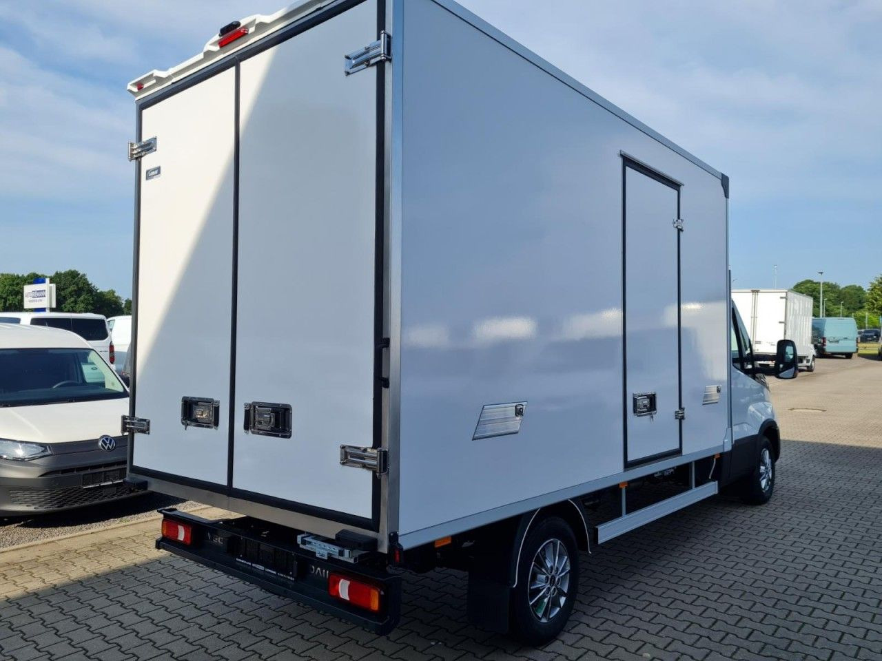 Iveco 35S 18 3.0 Koffer Hi Matic LM KLIMA KAMERA Navig - شاحنة بصندوق مغلق: صورة 4 Iveco 35S 18 3.0 Koffer Hi Matic LM KLIMA KAMERA Navig - شاحنة بصندوق مغلق: صورة 4