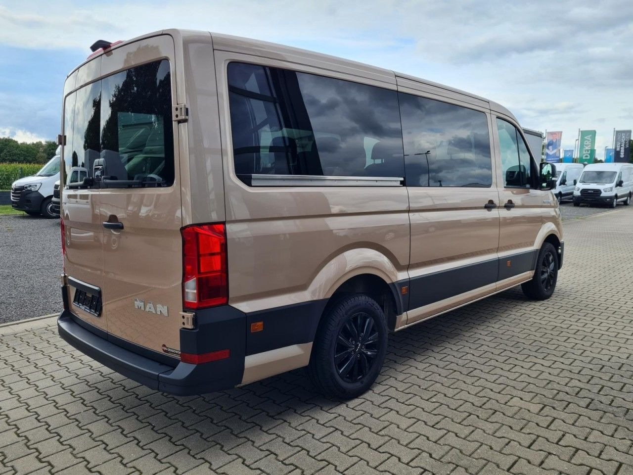 MAN TGE 3.180 TDi Kombi 9 Sitzer LED LM KAMERA Sonde - ميكروباص: صورة 4 MAN TGE 3.180 TDi Kombi 9 Sitzer LED LM KAMERA Sonde - ميكروباص: صورة 4