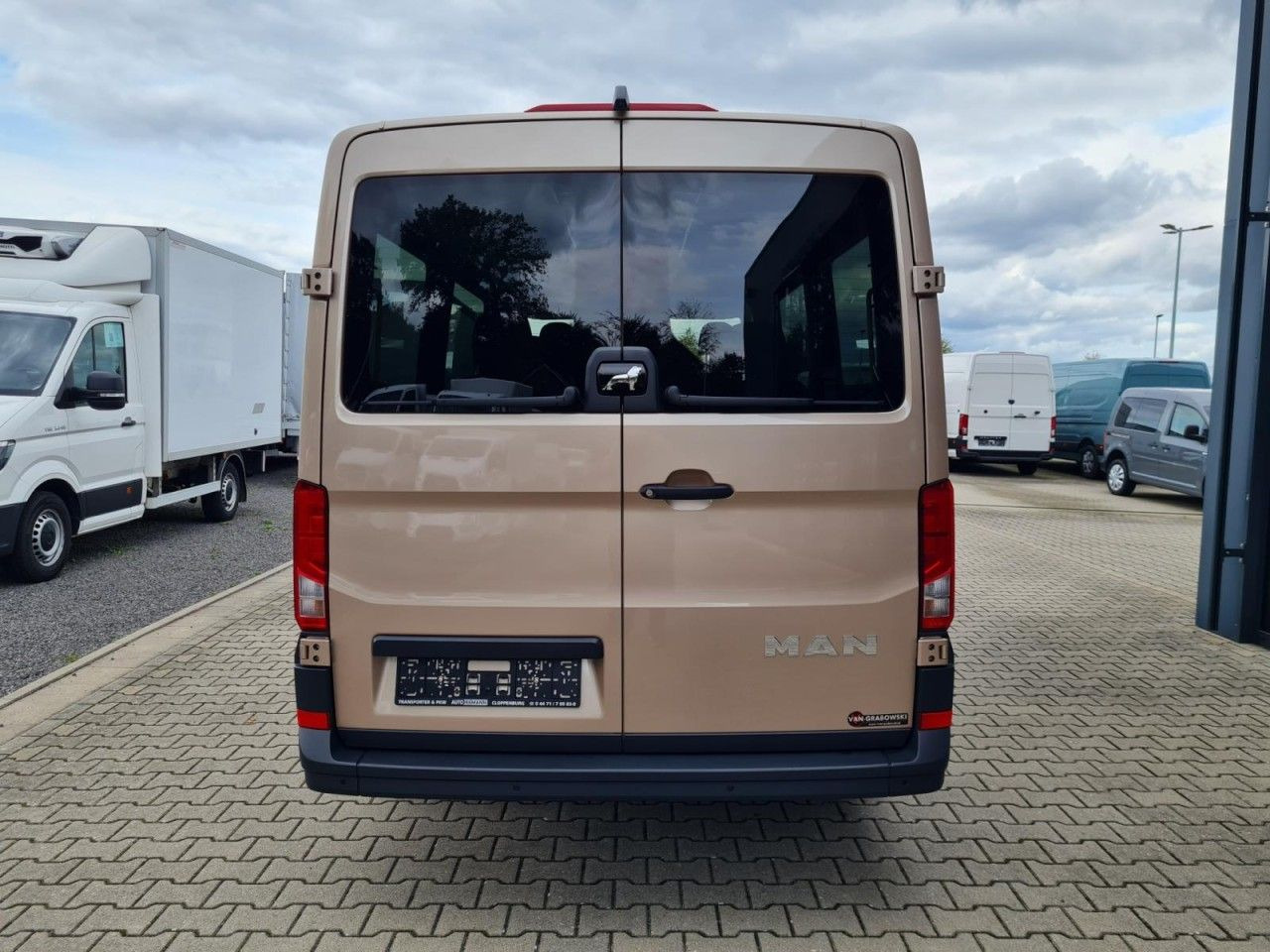 MAN TGE 3.180 TDi Kombi 9 Sitzer LED LM KAMERA Sonde - ميكروباص: صورة 5 MAN TGE 3.180 TDi Kombi 9 Sitzer LED LM KAMERA Sonde - ميكروباص: صورة 5