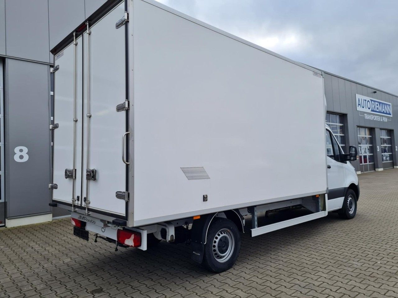 Mercedes-Benz Sprinter 315 CDi Koffer lang MBux Klima - شاحنة بصندوق مغلق: صورة 4 Mercedes-Benz Sprinter 315 CDi Koffer lang MBux Klima - شاحنة بصندوق مغلق: صورة 4