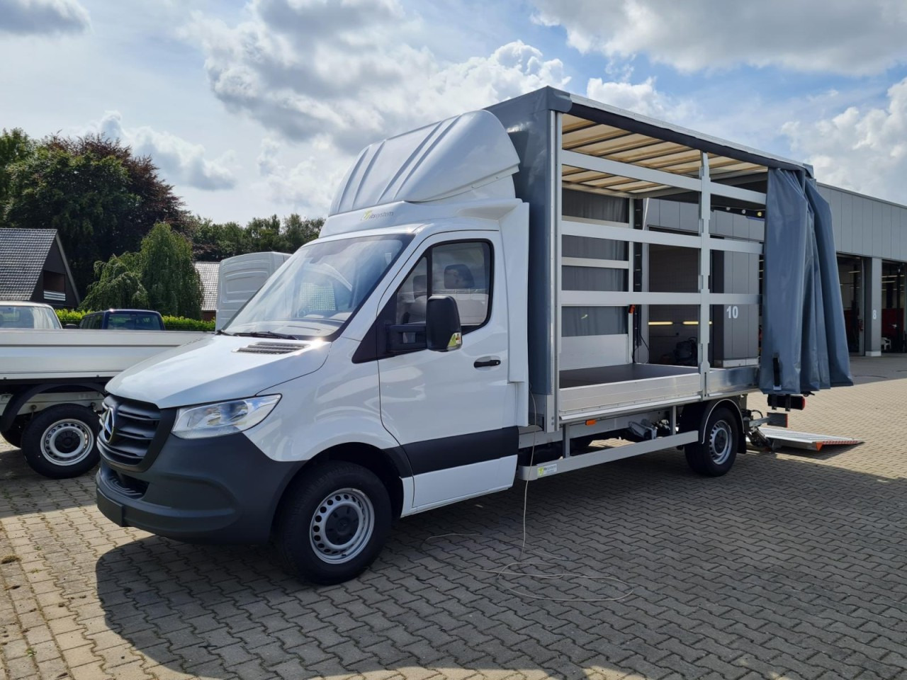 Mercedes-Benz Sprinter 315 RWD Pritsche Schiebe Plane LBW KLIMA TEMPOMAT - شاحنة مغلقة بستائر جانبية: صورة 2 Mercedes-Benz Sprinter 315 RWD Pritsche Schiebe Plane LBW KLIMA TEMPOMAT - شاحنة مغلقة بستائر جانبية: صورة 2