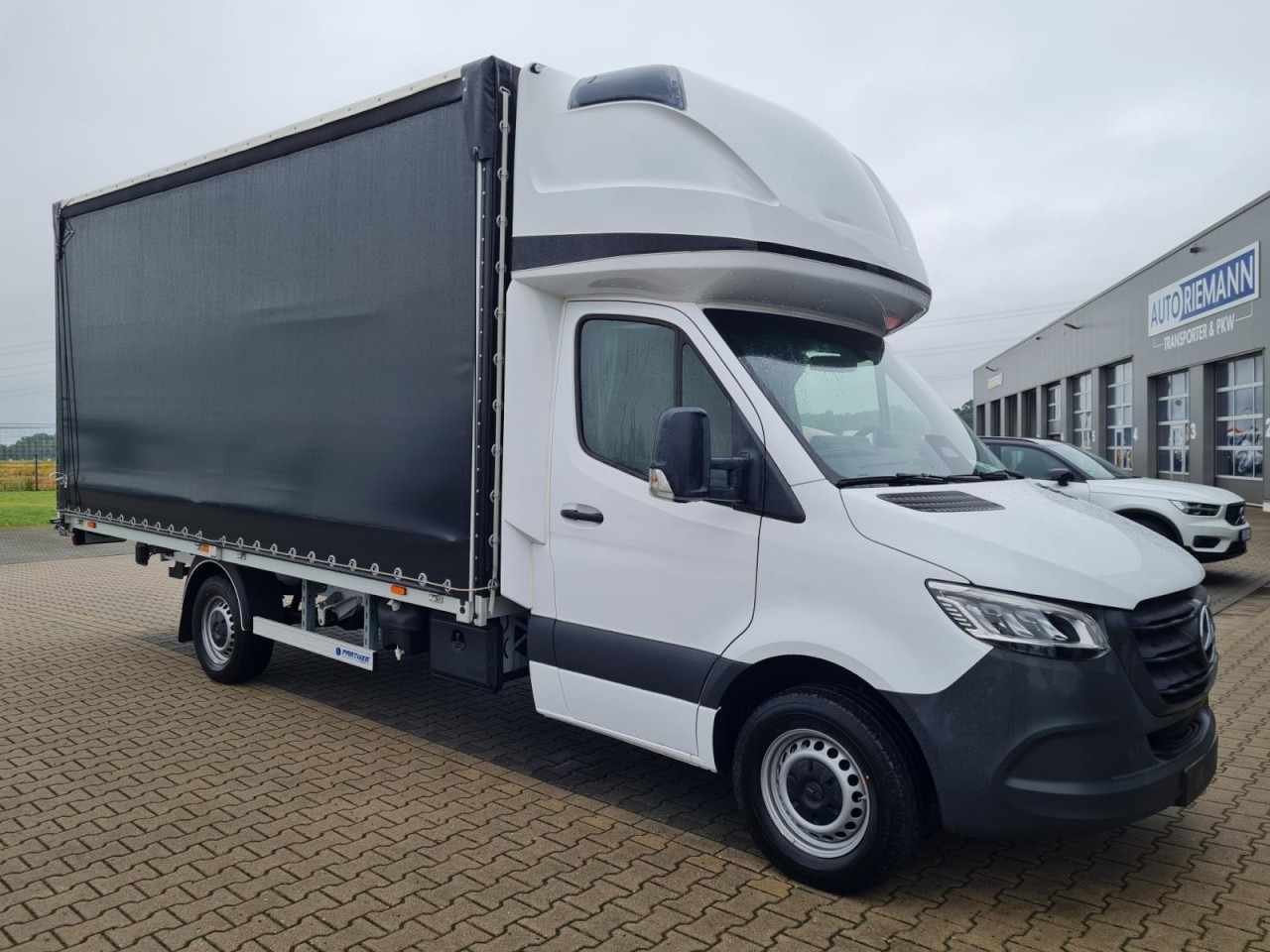 Mercedes-Benz Sprinter 317 AG Schiebe Plane Schlafkab 10 Pal AHK - شاحنة مغلقة بستائر جانبية: صورة 3 Mercedes-Benz Sprinter 317 AG Schiebe Plane Schlafkab 10 Pal AHK - شاحنة مغلقة بستائر جانبية: صورة 3