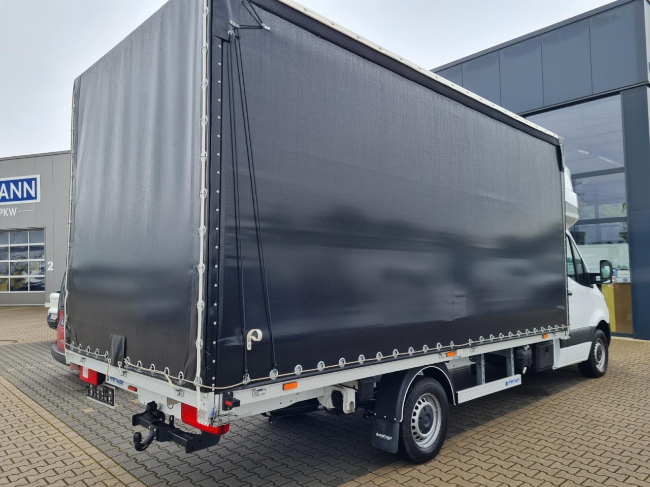 Mercedes-Benz Sprinter 317 AG Schiebe Plane Schlafkab 10 Pal AHK - شاحنة مغلقة بستائر جانبية: صورة 4 Mercedes-Benz Sprinter 317 AG Schiebe Plane Schlafkab 10 Pal AHK - شاحنة مغلقة بستائر جانبية: صورة 4