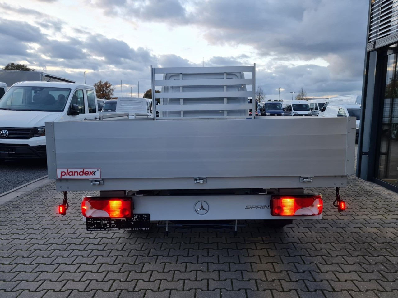 Mercedes-Benz Sprinter 317 CDI Pritsche L3 lang RWD KLIMA TEMPOMAT - شاحنة توصيل مفتوحة: صورة 5 Mercedes-Benz Sprinter 317 CDI Pritsche L3 lang RWD KLIMA TEMPOMAT - شاحنة توصيل مفتوحة: صورة 5