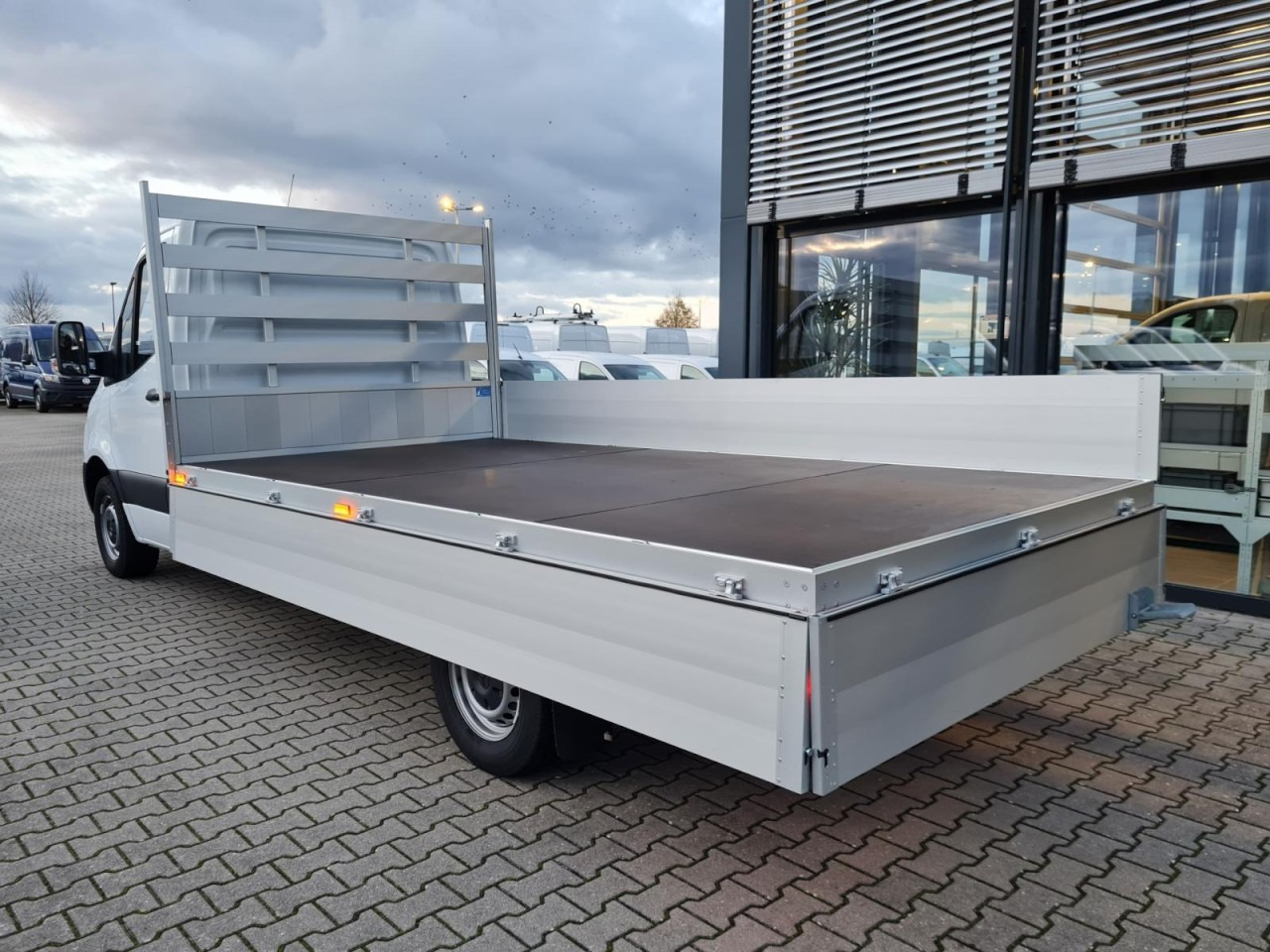 شاحنة توصيل مفتوحة Mercedes-Benz Sprinter 317 CDI Pritsche L3 lang RWD KLIMA TEMPOMAT: صورة 6