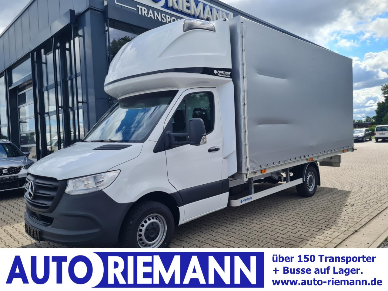 Mercedes-Benz Sprinter 317 Pritsche Plane Schlafkab RWD 10 Pal - شاحنة مغلقة بستائر جانبية: صورة 1 Mercedes-Benz Sprinter 317 Pritsche Plane Schlafkab RWD 10 Pal - شاحنة مغلقة بستائر جانبية: صورة 1