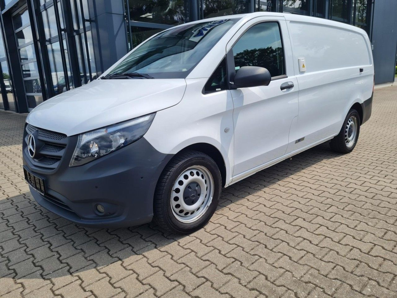 Mercedes-Benz Vito 116 Cdi Kühlkasten lang Stand/Fahrkühl HEIZ - شاحنة توصيل مبردة: صورة 2 Mercedes-Benz Vito 116 Cdi Kühlkasten lang Stand/Fahrkühl HEIZ - شاحنة توصيل مبردة: صورة 2