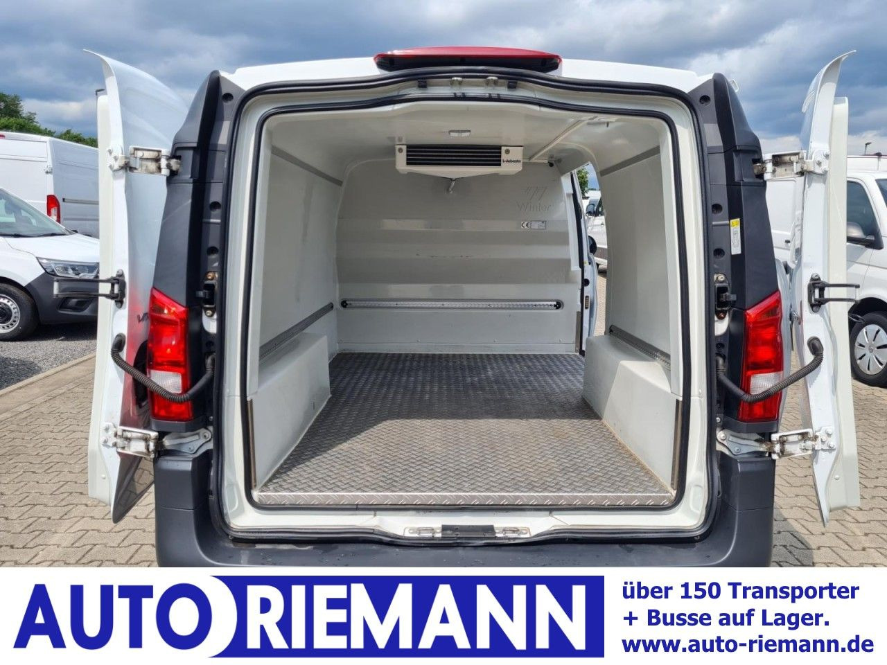 Mercedes-Benz Vito 116 Cdi Kühlkasten lang Stand/Fahrkühl HEIZ - شاحنة توصيل مبردة: صورة 1 Mercedes-Benz Vito 116 Cdi Kühlkasten lang Stand/Fahrkühl HEIZ - شاحنة توصيل مبردة: صورة 1