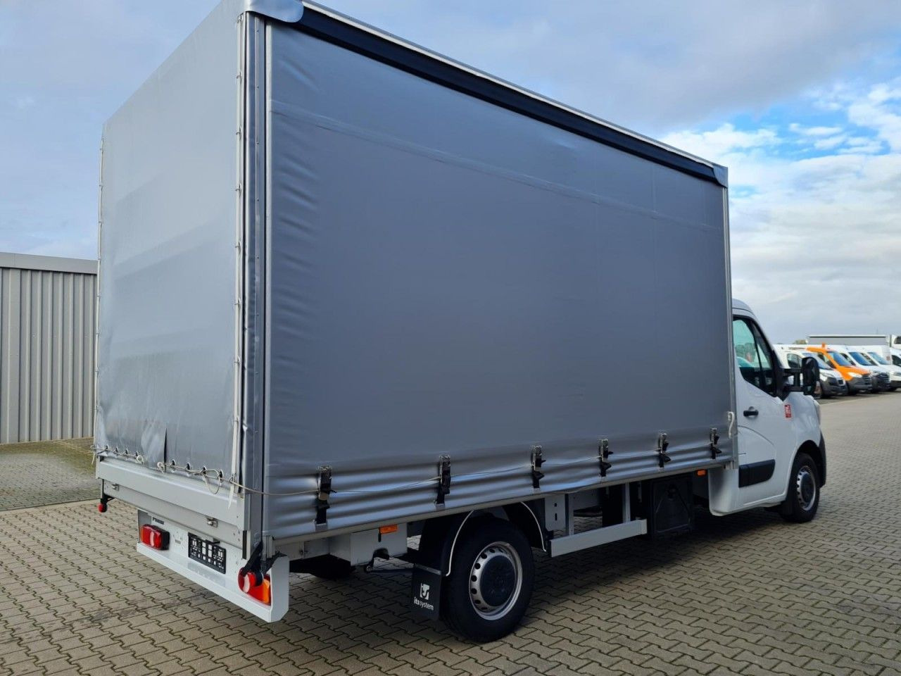 Renault Master 3,5t Pritsche Schiebe Plane ERGO KLIMA TE - شاحنة مغلقة بستائر جانبية: صورة 2 Renault Master 3,5t Pritsche Schiebe Plane ERGO KLIMA TE - شاحنة مغلقة بستائر جانبية: صورة 2