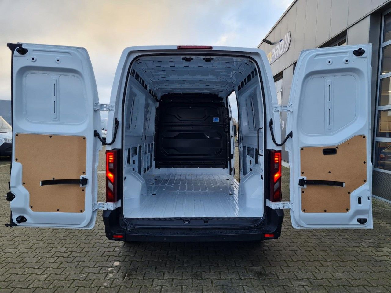 Renault Master 35 New Kasten L3H2 KLIMA KOMFORT LED PDC - فان: صورة 5 Renault Master 35 New Kasten L3H2 KLIMA KOMFORT LED PDC - فان: صورة 5