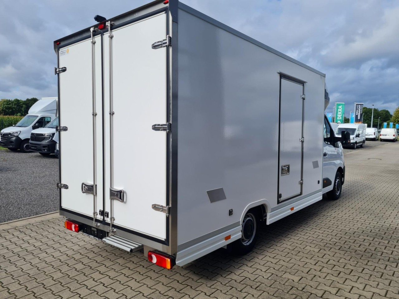 Renault Master New 35 Tiefrahmen Koffer dCi 170 KAMERA - شاحنة بصندوق مغلق: صورة 4 Renault Master New 35 Tiefrahmen Koffer dCi 170 KAMERA - شاحنة بصندوق مغلق: صورة 4