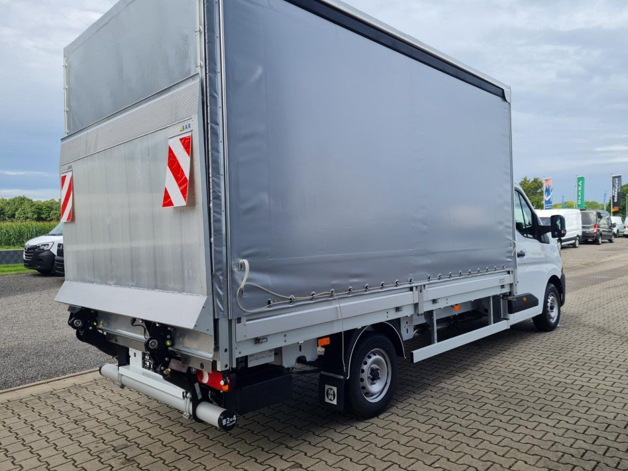 Renault Master Pritsche Schiebe Plane LBW Luftfederung - شاحنة مغلقة بستائر جانبية: صورة 5 Renault Master Pritsche Schiebe Plane LBW Luftfederung - شاحنة مغلقة بستائر جانبية: صورة 5