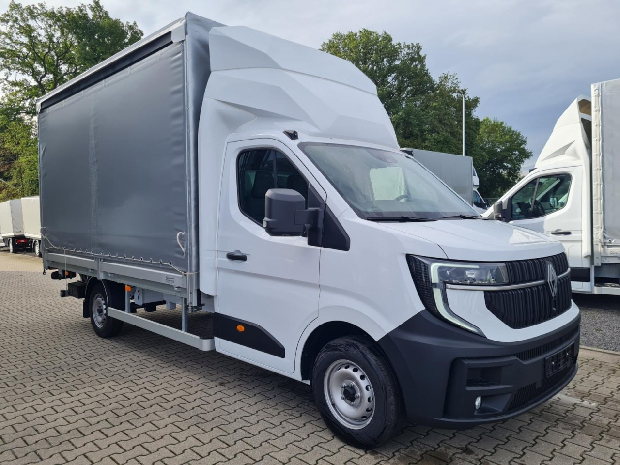 Renault Master Pritsche Schiebe Plane LBW Luftfederung - شاحنة مغلقة بستائر جانبية: صورة 3 Renault Master Pritsche Schiebe Plane LBW Luftfederung - شاحنة مغلقة بستائر جانبية: صورة 3