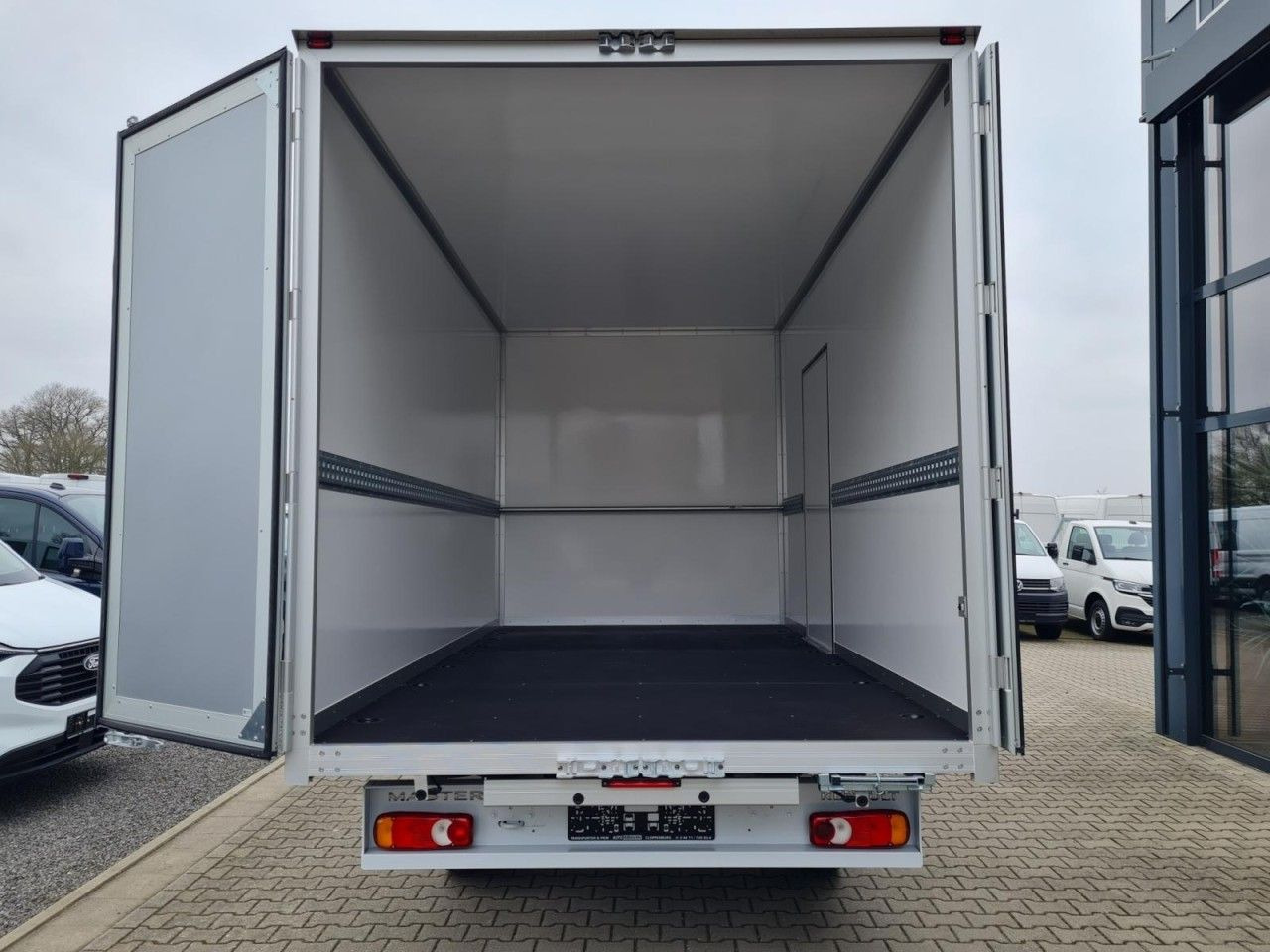 Renault New Master 35 Möbel Koffer KLIMA LUFTFEDER TEMPO - شاحنة بصندوق مغلق: صورة 5 Renault New Master 35 Möbel Koffer KLIMA LUFTFEDER TEMPO - شاحنة بصندوق مغلق: صورة 5