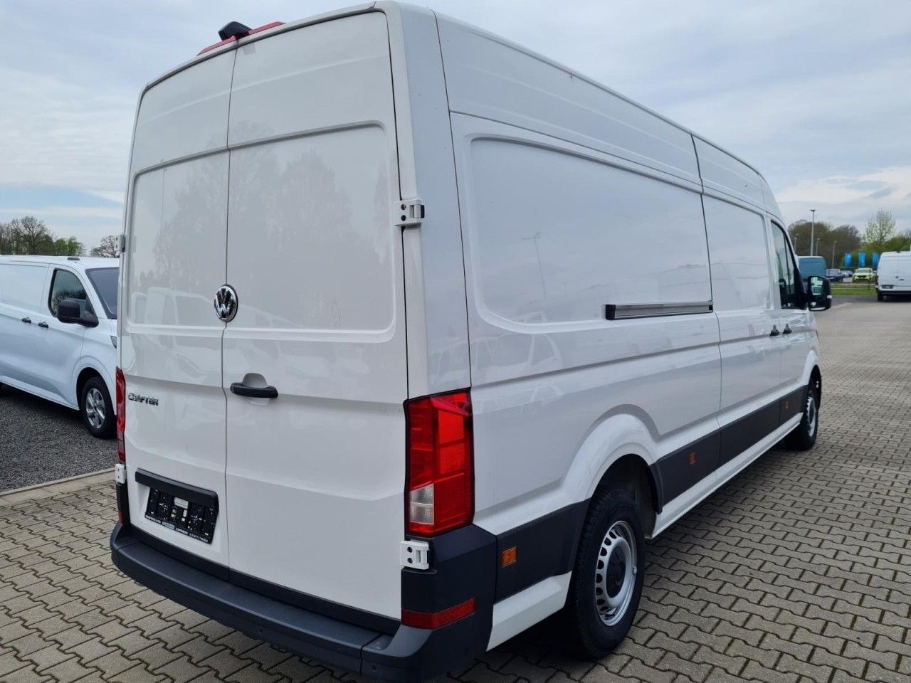 Volkswagen Crafter 35 Kasten lang L4H2 KLIMA NAVI_APP HOLZB - فان: صورة 4 Volkswagen Crafter 35 Kasten lang L4H2 KLIMA NAVI_APP HOLZB - فان: صورة 4
