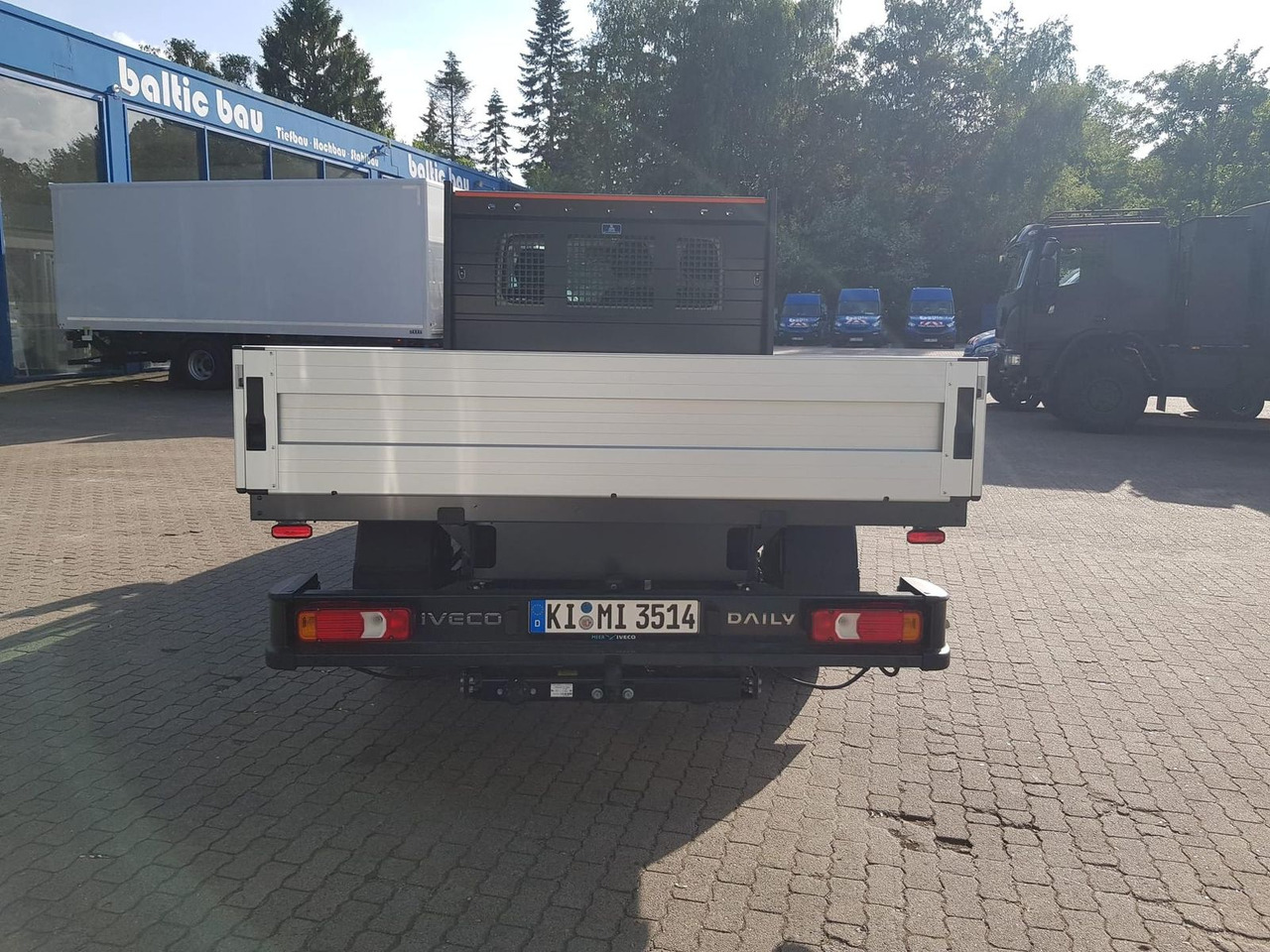 Iveco Daily 35S14HA8  Pritsche AHK 100 kW (136 PS),... - شاحنة توصيل مفتوحة: صورة 4 Iveco Daily 35S14HA8  Pritsche AHK 100 kW (136 PS),... - شاحنة توصيل مفتوحة: صورة 4