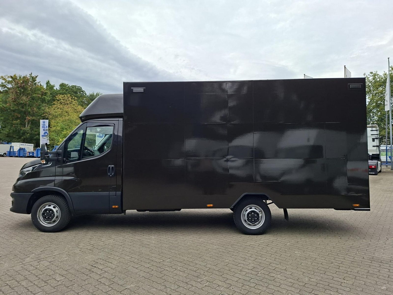 Iveco Daily 35S16A8 Integralkoffer, Kamera, Automat... - شاحنة بصندوق مغلق: صورة 2 Iveco Daily 35S16A8 Integralkoffer, Kamera, Automat... - شاحنة بصندوق مغلق: صورة 2