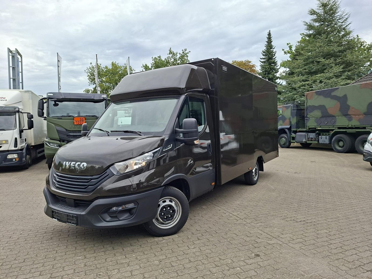 Iveco Daily 35S16A8 Integralkoffer, Kamera, Automat... - شاحنة بصندوق مغلق: صورة 1 Iveco Daily 35S16A8 Integralkoffer, Kamera, Automat... - شاحنة بصندوق مغلق: صورة 1