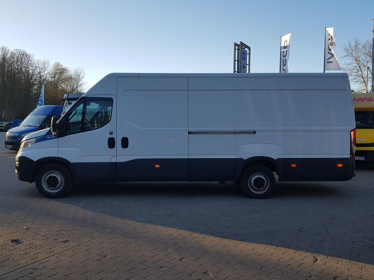 Iveco Daily 35S16SA8 V/P Klima, AHK, Rückfahrkamera... - فان: صورة 2 Iveco Daily 35S16SA8 V/P Klima, AHK, Rückfahrkamera... - فان: صورة 2