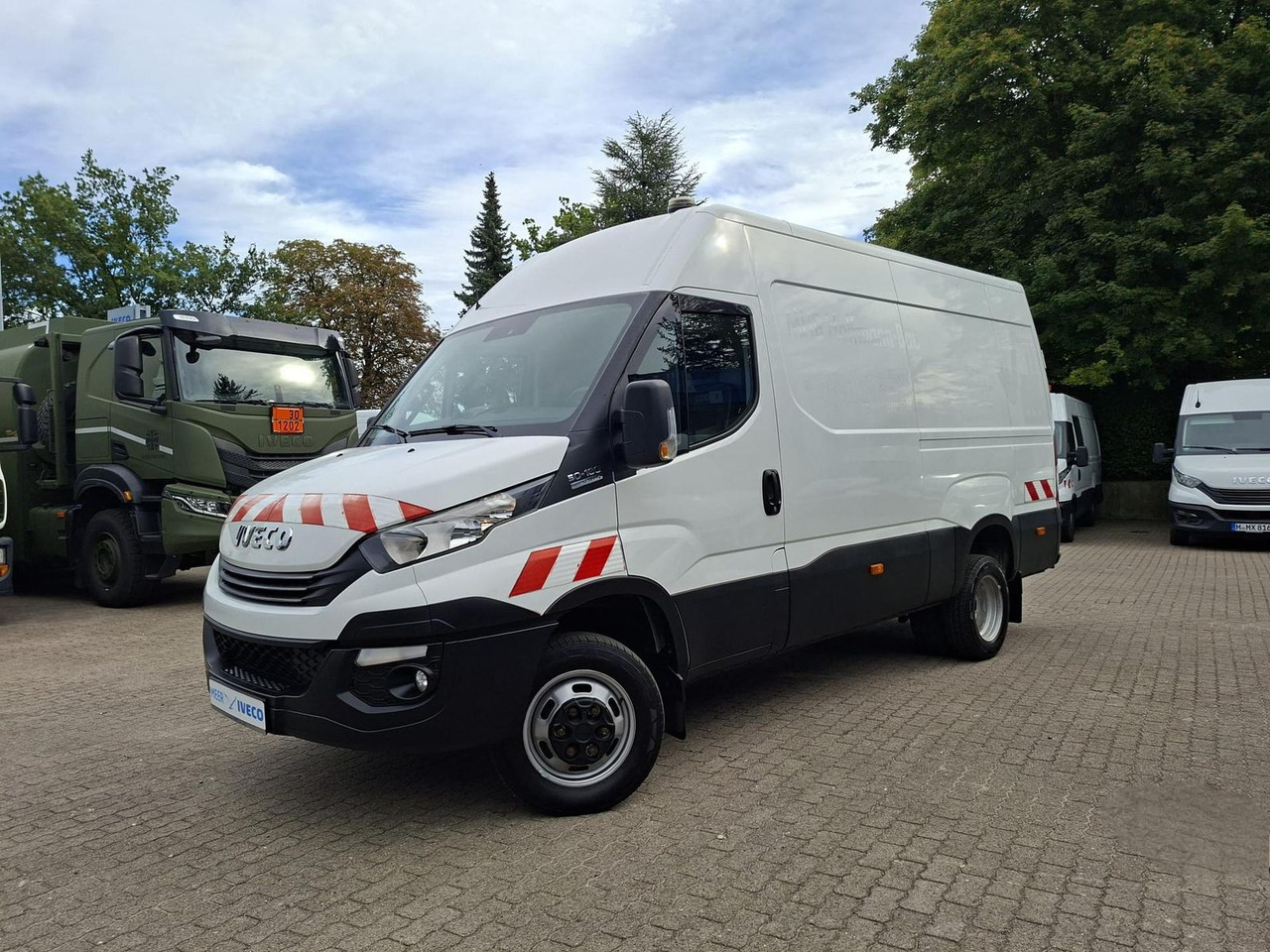 Iveco Daily 50C18HA8 V AHK, RADIO, KLIMA, 132 kW (1... - شاحنة توصيل مفتوحة: صورة 1 Iveco Daily 50C18HA8 V AHK, RADIO, KLIMA, 132 kW (1... - شاحنة توصيل مفتوحة: صورة 1